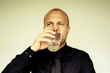 Cu&aacute;nta agua tomar en &eacute;poca de calor seg&uacute;n tu edad