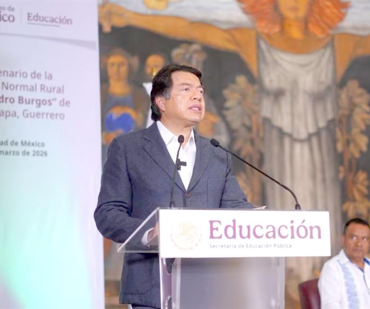 Honran 100 años de la normal de Ayotzinapa Honran 100 años de la normal de Ayotzinapa