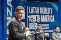 Pide Samuel a expertos ideas para mejorar el aire y movilidad