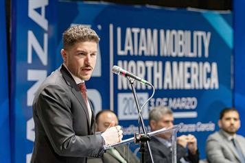 Pide Samuel a expertos ideas para mejorar el aire y movilidad