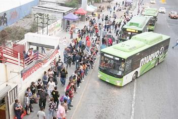 Veta gobernador de nuevo tarifas sociales en el transporte p&uacute;blico