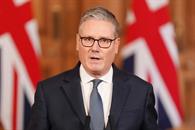 Refuerza Reino Unido bases en Chipre con buque y helic&oacute;pteros