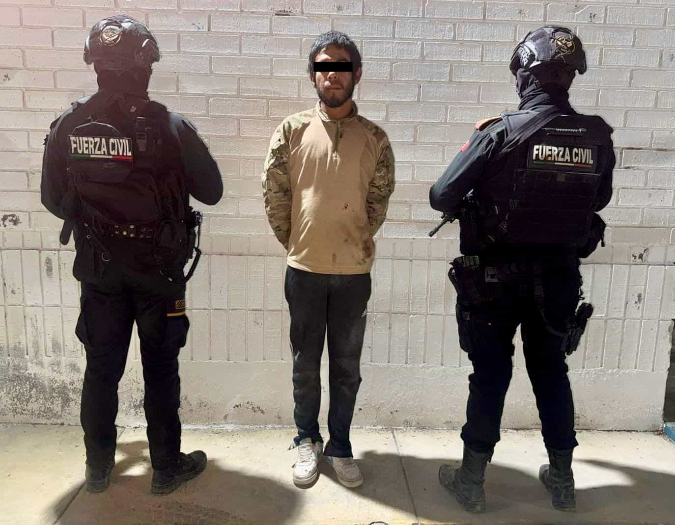 Un hombre considerado como generador de violencia y en portaci&oacute;n de un arma larga, cartuchos y equipo t&aacute;ctico, fue detenido por elementos de Fuerza Civil en el municipio de Aramberri, luego de trabajos de detecci&oacute;n y disuasi&oacute;n delictiva de la corporaci&oacute;n.