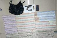 Sale del banco y le quitan $39 mil; cae uno