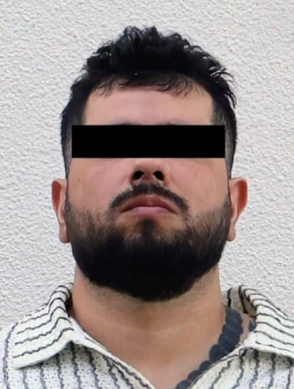El presunto responsable de un homicidio y secuestro en Chihuahua, fue detenido en Monterrey por elementos de la Agencia Estatal de Investigaciones.