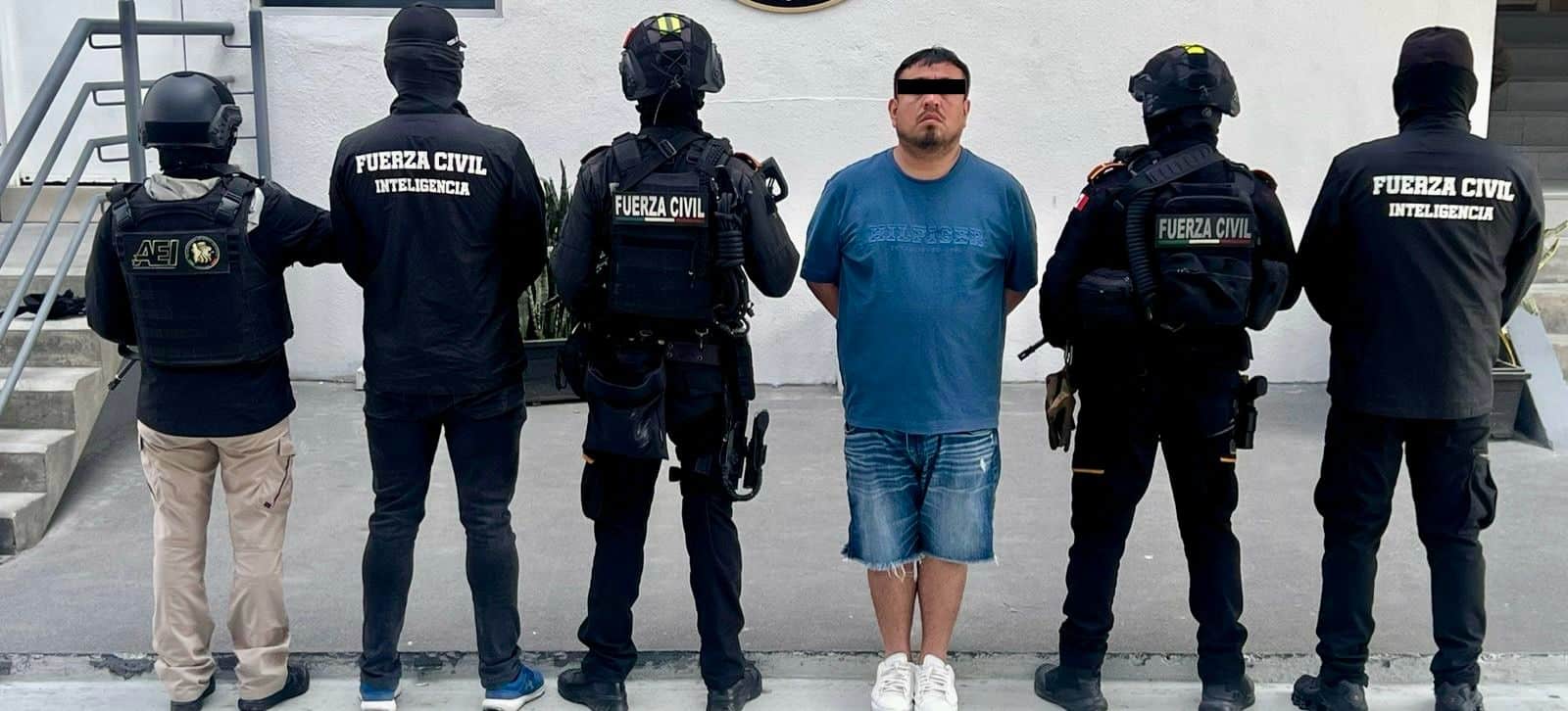 Como resultado de tres operativos simult&aacute;neos a cargo de elementos de la Divisi&oacute;n de Inteligencia de Fuerza Civil y agentes ministeriales de la Fiscal&iacute;a General de Justicia del Estado, detuvieron a tres hombres con drogas, en los municipios de Escobedo, Monterrey y Apodaca.