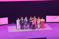 Toma protesta AyD a 607 mujeres de la iniciativa &acute;Cascos Rosas&acute;