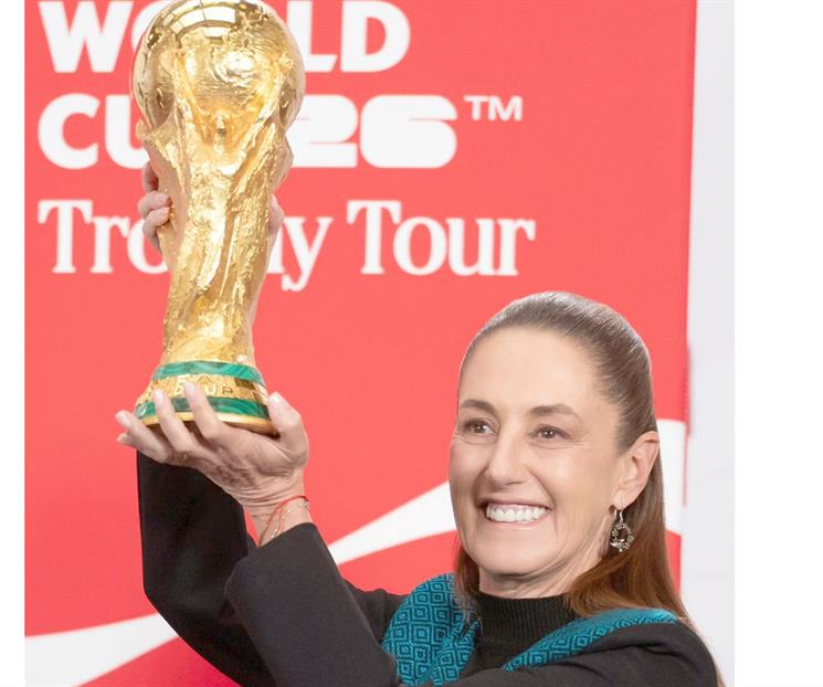Recibe Sheinbaum la Copa del Mundo en Palacio Nacional Recibe Sheinbaum la Copa del Mundo en Palacio Nacional