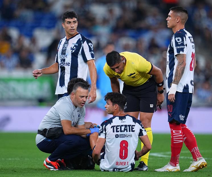 Se pierde Oliver Torres el Cl&aacute;sico Regio por lesi&oacute;n