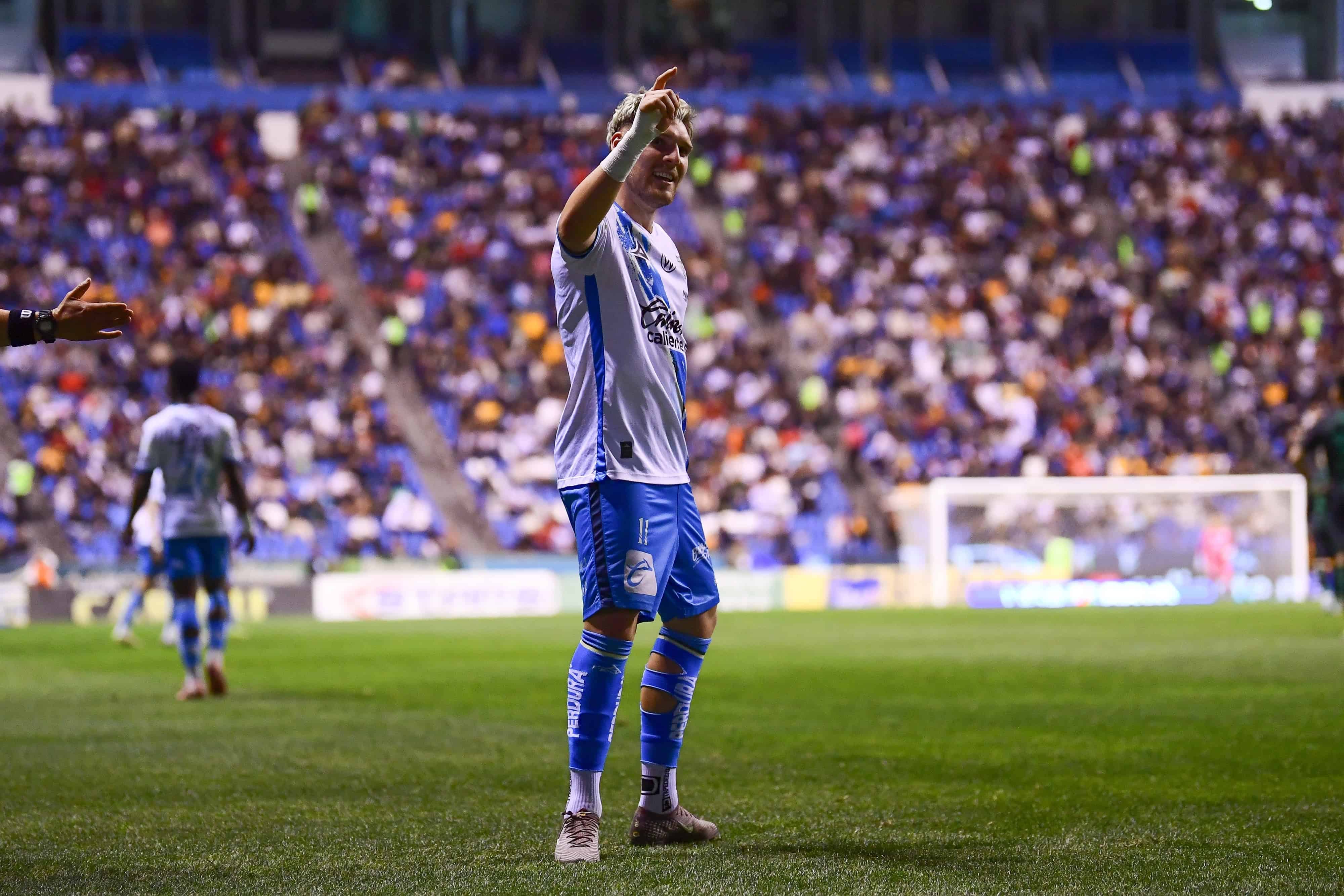 Emiliano G&oacute;mez hace el 1-0.