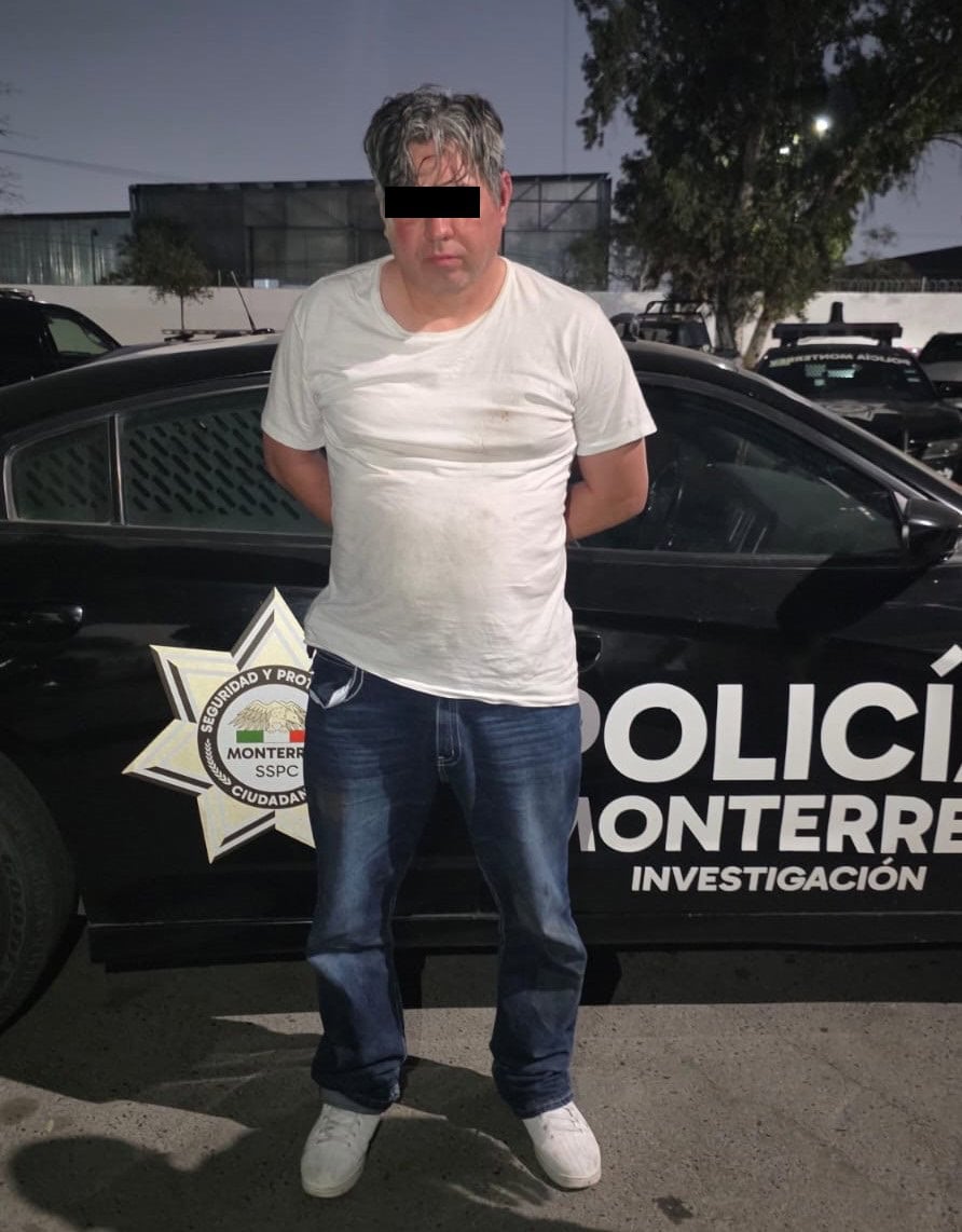 El presunto responsable de una serie de robos a domicilios, fue detenido por elementos de la Polic&iacute;a de Monterrey tras encontrarle algunos gramos de droga, en la Colonia Caracol.
