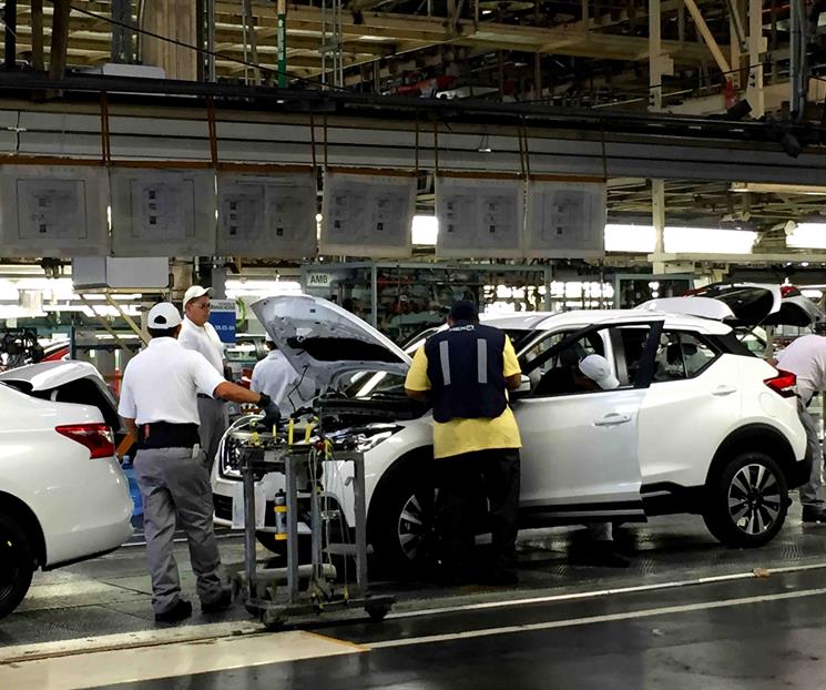 Cay&oacute; la venta de autos en febrero: inegi