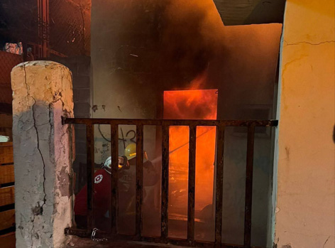 Arde vivienda en Linares