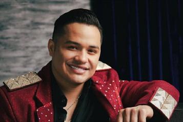 Vocalista de Los Recoditos es denunciado por su esposa