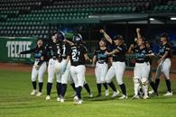 Buscan regias amarrar pase