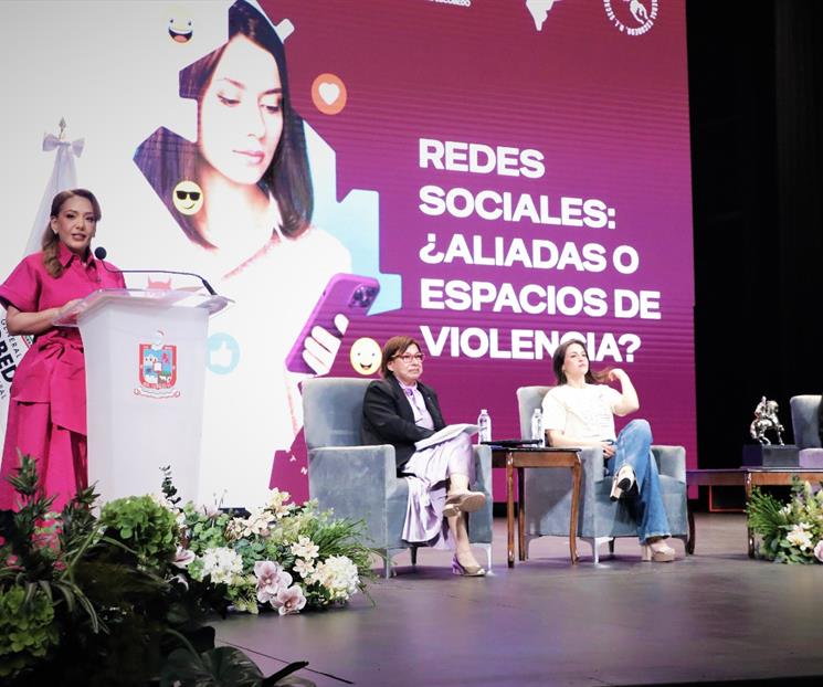 Realiza Escobedo &acute;Redes Sociales &iquest;Aliadas o espacios de violencia?&acute;