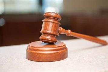 Acepta jueza amparo de exsecretario buscado por Interpol