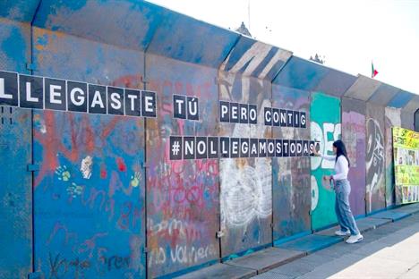 Refuezan con vallas dependencias federales