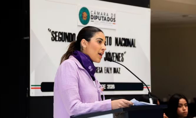 Inaugura Mar&iacute;a Teresa Ealy Segundo Parlamento de Mujeres J&oacute;venes