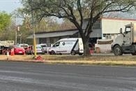 Muere motociclista al chocar con camioneta