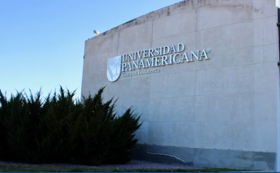 Libro muestra el acervo cultural de la Universidad Panamericana Libro muestra el acervo cultural de la Universidad Panamericana