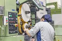 Aumenta participaci&oacute;n femenil en base laboral de industria local