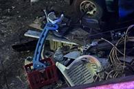 Investigan incendio de dos veh&iacute;culos