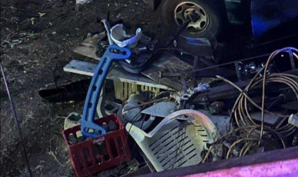 Investigan incendio de dos vehículos Investigan incendio de dos vehículos