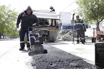 Rehabilita Escobedo avenida da&ntilde;ada por fuga de agua