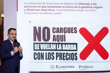 Profeco exhibe a gasolineras; llama a no cargar en estaciones