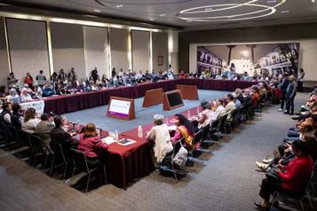 Sostienen reuni&oacute;n con v&iacute;ctimas de la &acute;Guerra Sucia&acute;