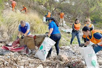 Retiran mil 752 llantas del lecho del R&iacute;o Santa Catarina