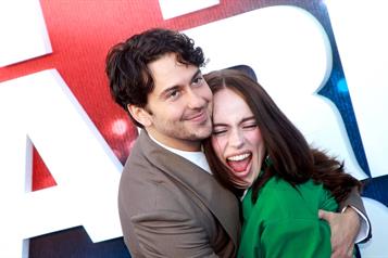 Debutan Billie Eilish y su novio Nat Wolff como pareja