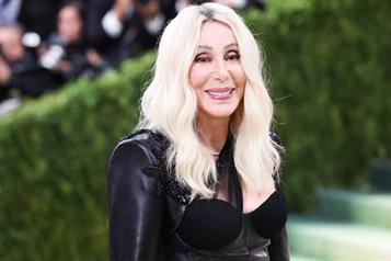 Cher habr&iacute;a suspendido el apoyo financiero a su hijo Elijah Blue