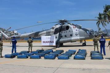 Marina asegura embarcaci&oacute;n con 26 bultos de presunta coca&iacute;na