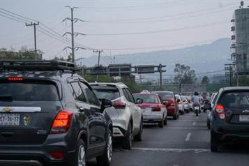 Autos generan hasta 86% de la contaminaci&oacute;n