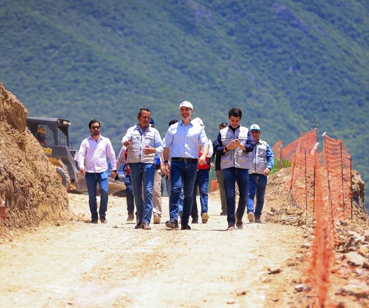 Supervisa Adri&aacute;n obras de conexi&oacute;n de la Avenida Acueducto