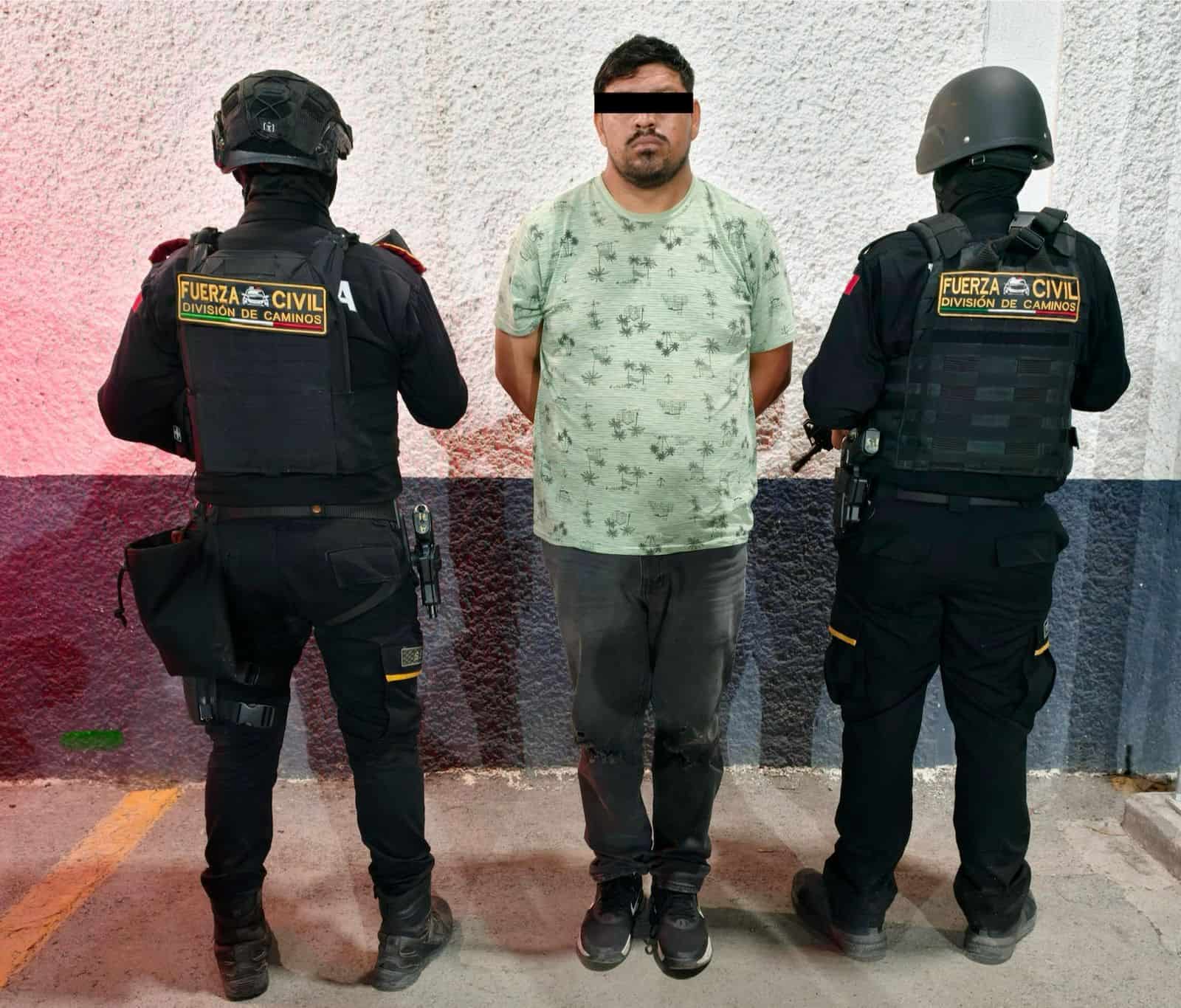 Polic&iacute;as de Fuerza Civil, lograron detener a un hombre que trasladaba de forma ilegal a personas extranjeras, en el municipio de General Bravo.