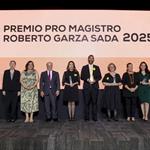 Convoca a docentes a "abrir nuevos caminos" y generar bienestar
