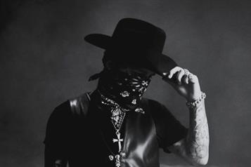 Christian Nodal habla de traici&oacute;n en la intro de su nuevo disco