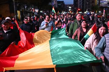 Protestan bolivianos por la salida de Rodrigo Paz