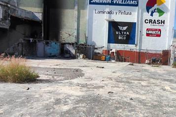 Ocasiona incendio en bald&iacute;o