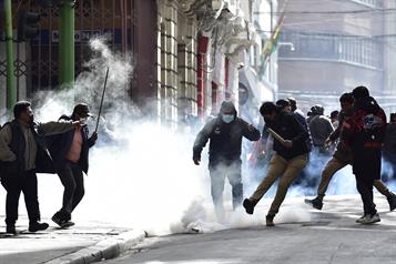 Protestas en Bolivia derivan en choques con la polic&iacute;a