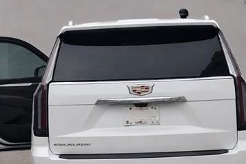 Balean a mujer en camioneta en la Colonia Obispado