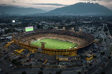 Plantea muestra "La cancha" lectura del f&uacute;tbol en M&eacute;xico