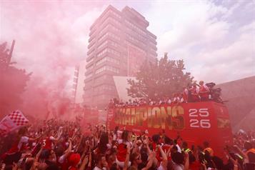 Desfile multitudinario en Londres por t&iacute;tulo del Arsenal
