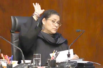 Defiende ministra Batres elecci&oacute;n y minimiza carrera judicial