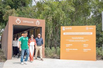 Inauguran Samuel y Mariana el Puente Capullos