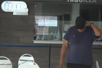 Se queda hombre encerrado en el cine tras dormirse en funci&oacute;n