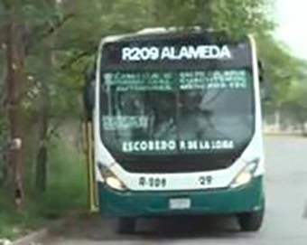 Encuentran cad&aacute;ver dentro de cami&oacute;n